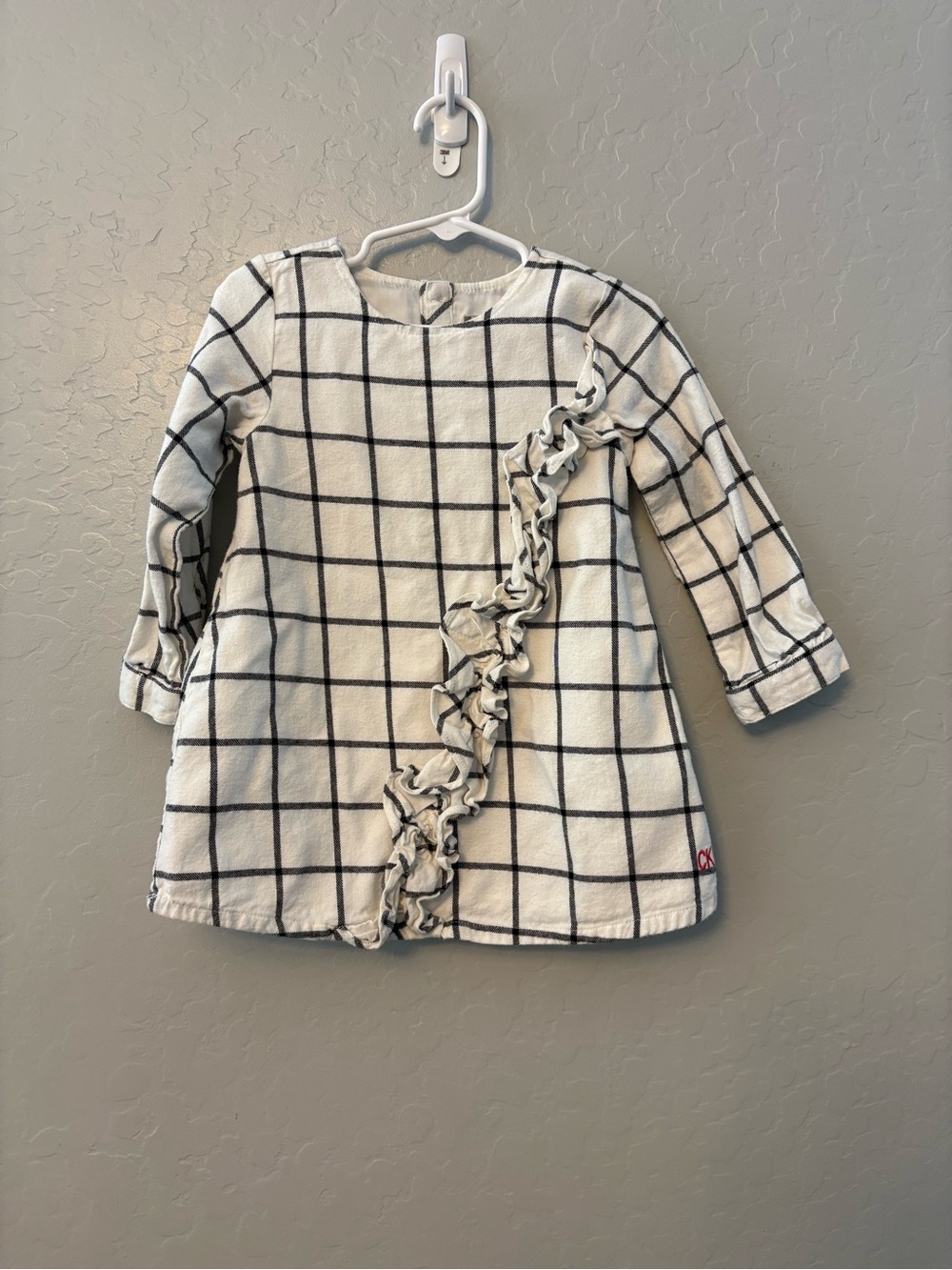 Calvin klein jeans white and black plaid long sleeve ruffled dress 24 months